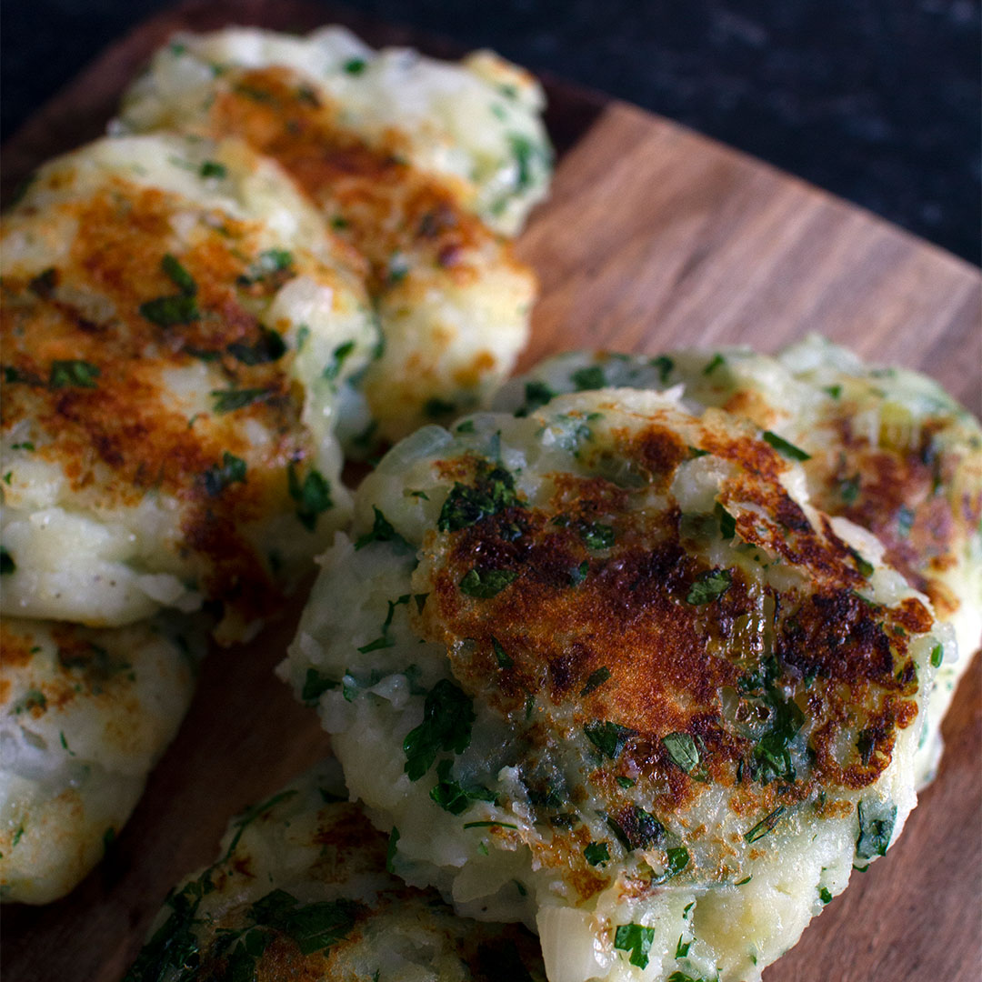 Simple Potato Cheese &#038; Onion Cakes