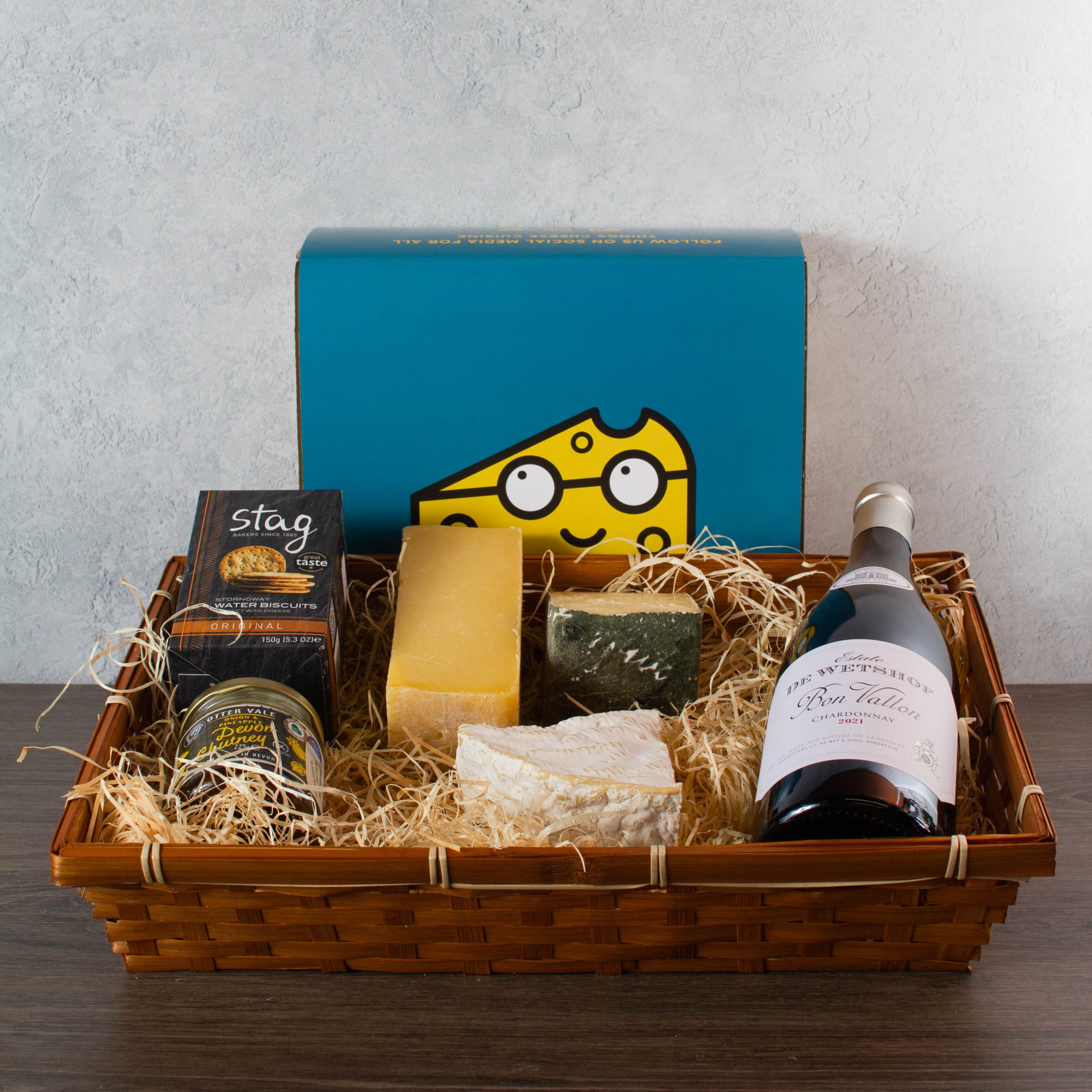 What Makes a Cheese Hamper the Perfect Corporate Gift?